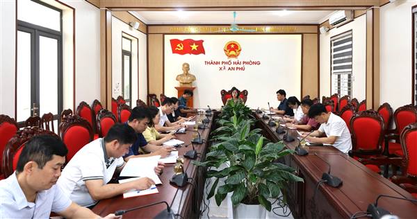 Thường trực Đảng ủy xã giao ban với các cơ quan khối Đảng, đoàn thể đánh giá kết quả quý I, triển khai nhiệm vụ quý II năm 2026