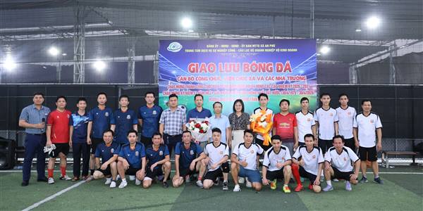 Xã An Phú tổ chức giao lưu bóng đá giữa cán bộ, công chức, viên chức xã và các nhà trường