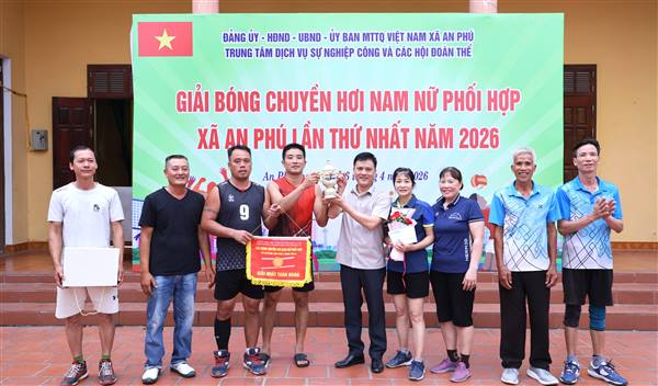 Sôi động giải bóng chuyền hơi nam nữ phối hợp xã An Phú
