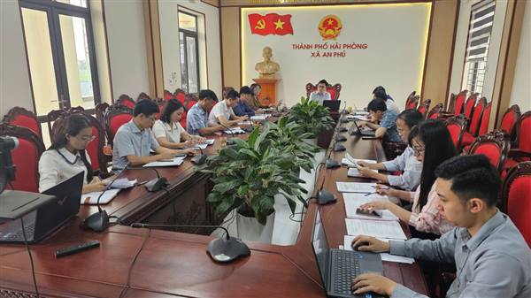 Thường trực Đảng ủy xã An Phú cho ý kiến định hướng triển khai 3 mô hình thực hiện Nghị quyết 05 của Ban Chấp hành Đảng bộ thành phố Hải Phòng