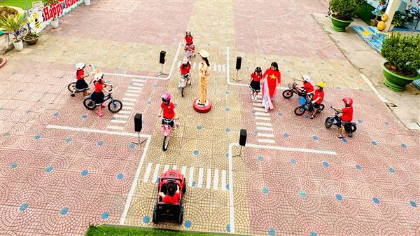 Ngày hội văn hóa giao thông – rung chuông vàng “Tôi yêu Việt Nam” tại trường Mầm non An Lâm