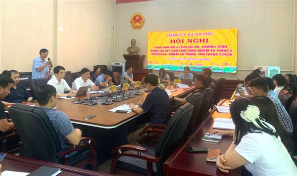 Đảng ủy xã tổ chức Hội nghị giao ban bí thư chi bộ, trưởng thôn tháng 4/2026