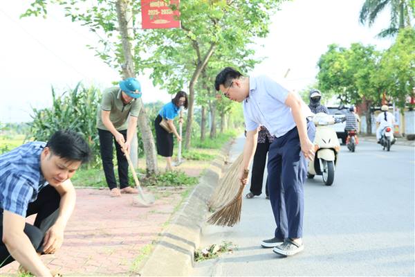 Xã An Phú ra quân hưởng ứng phong trào thi đua bảo vệ môi trường