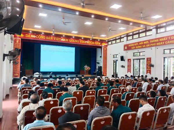 Tập huấn kỹ thuật hộ đê cho các lực lượng trên địa bàn xã An Phú