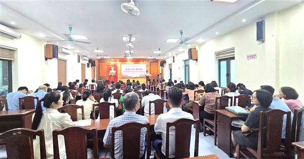 70 cán bộ quản lý, giáo viên các trường học được bồi dưỡng lý luận chính trị
