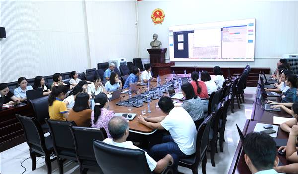 Xã An Phú tổ chức hội nghị tập huấn triển khai các nghị quyết của Bộ Chính trị, nâng cao năng lực chuyển đổi số và ứng dụng công nghệ trong quản lý, điều hành