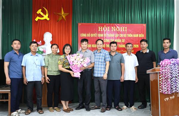 Đồng chí Phó Bí thư Thường trực Đảng ủy xã An Phú dự hội nghị ra mắt Chi ủy và dự sinh hoạt Chi bộ thôn Nam Điền 