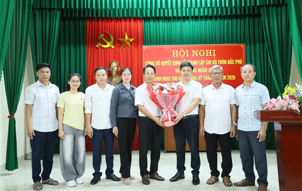 Chi bộ thôn Bắc Phú tổ chức buổi sinh hoạt đầu tiên sau khi sắp xếp, sáp nhập
