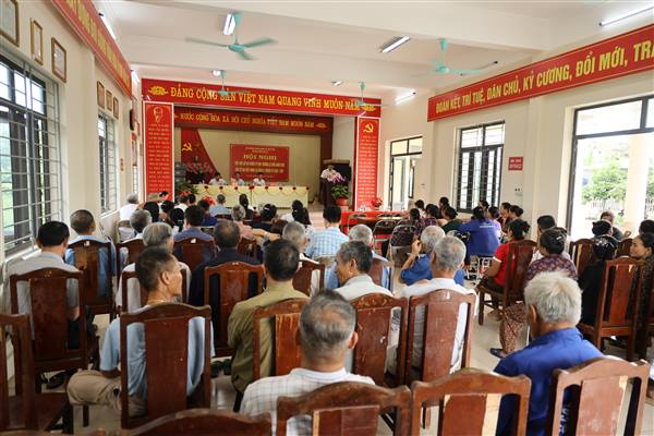 Đại biểu HĐND xã An Phú tiếp xúc cử tri trước kỳ họp thứ 3 HĐND xã