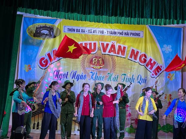 Sôi nổi đêm văn nghệ chào mừng các ngày lễ lớn