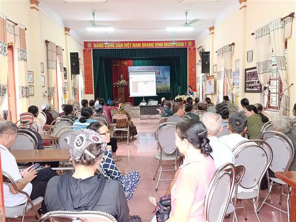 Trung tâm Dịch vụ sự nghiệp công xã An Phú tập huấn kỹ thuật nông nghiệp cho các hộ nông dân thôn An Đông, An Đoài