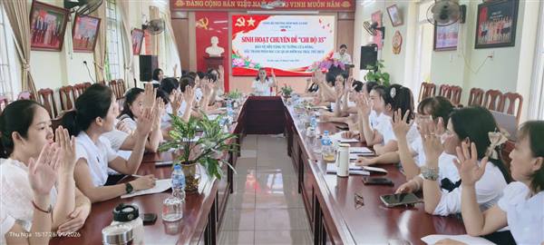Chi bộ 2: Trường Mầm non An Phú tổ chức sinh hoạt chuyên đề: Bảo vệ nền tảng tư tưởng của Đảng, đấu tranh phản bác các quan điểm sai trái, thù địch