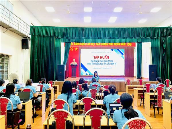 Trường Tiểu học Quang Trung đã tổ chức buổi tập huấn chuyên đề "Ứng dụng Trí tuệ nhân tạo (AI) trong giảng dạy