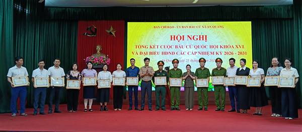 Quyết định khen thưởng cho các tập thể và cá nhân có thành tích trong công tác tổ chức bầu cử đại biểu Quốc hội khóa XVI và đại biểu HĐND các cấp nhiệm kỳ 2026-2031