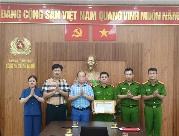 BIỂU DƯƠNG, KHEN THƯỞNG LỰC LƯỢNG CÔNG AN XÃ AN QUANG
