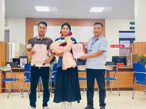 THIẾT THỰC XÂY DỰNG CHÍNH QUYỀN THÂN THIỆN, PHỤC VỤ NHÂN DÂN