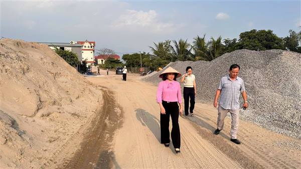 XÃ AN THÀNH: KIÊN QUYẾT XỬ LÝ CÁC TRƯỜNG HỢP VI PHẠM QUY ĐỊNH CỦA PHÁP LUẬT TRONG HOẠT ĐỘNG BẾN BÃI
