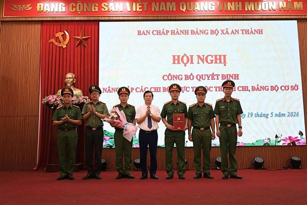 LỄ CÔNG BỐ CÁC QUYẾT ĐỊNH NÂNG CẤP TỔ CHỨC ĐẢNG TRỰC THUỘC ĐẢNG ỦY XÃ AN THÀNH