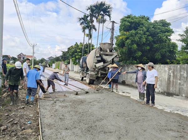NHÂN DÂN XÃ AN THÀNH CHUNG SỨC CHỈNH TRANG THÔN XÓM, HƯỚNG TỚI NÔNG THÔN MỚI KIỂU MẪU