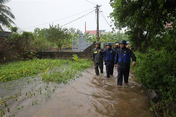 TẬP TRUNG NHÂN LỰC, VẬT LỰC KHƠI THÔNG DÒNG CHẢY, KHÔNG ĐỂ TÌNH TRẠNG NGẬP ÚNG KÉO DÀI