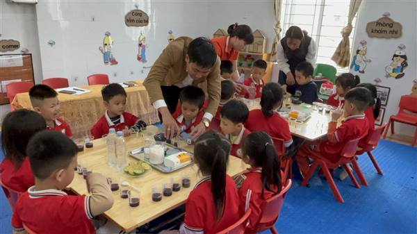 Trường Mầm non Bát Trang sôi nổi phong trào “Tiết dạy tốt, hoạt động tốt” chào mừng 43 năm Ngày Nhà giáo Việt Nam