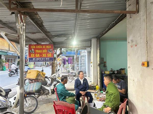 BAN AN TOÀN GIAO THÔNG XÃ AN TRƯỜNG TĂNG CƯỜNG TUYÊN TRUYỀN, VẬN ĐỘNG NGƯỜI DÂN CHẤP HÀNH QUY ĐỊNH VỀ HÀNH LANG AN TOÀN GIAO THÔNG