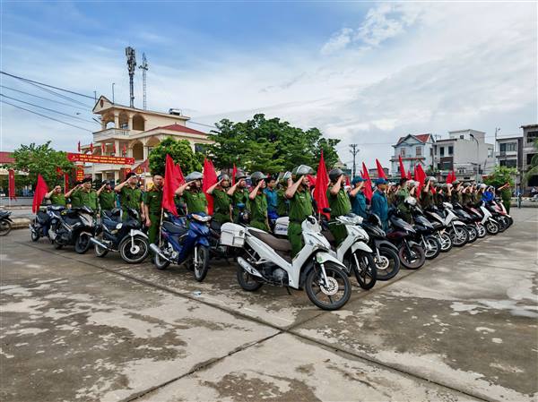 CÔNG AN XÃ AN TRƯỜNG TỔ CHỨC RA QUÂN CAO ĐIỂM TẤN CÔNG, TRẤN ÁP TỘI PHẠM, BẢO ĐẢM AN NINH TRẬT TỰ TRÊN ĐỊA BÀN