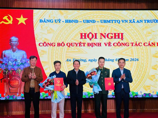 XÃ AN TRƯỜNG TỔ CHỨC HỘI NGHỊ CÔNG BỐ CÁC QUYẾT ĐỊNH VỀ CÔNG TÁC CÁN BỘ