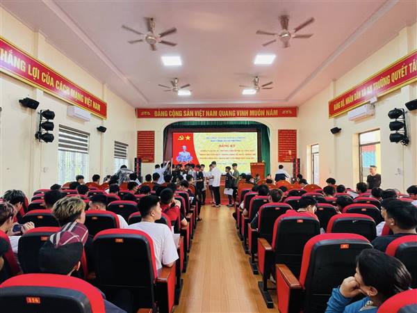 XÃ AN TRƯỜNG TỔ CHỨC ĐĂNG KÝ NGHĨA VỤ QUÂN SỰ LẦN ĐẦU NĂM 2026.