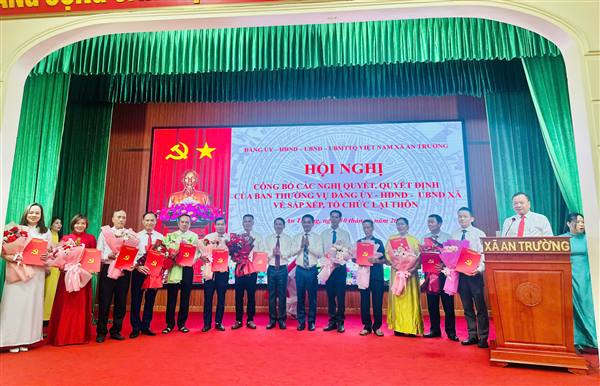 Xã An Trường công bố các nghị quyết, quyết định về sắp xếp, tổ chức lại các thôn