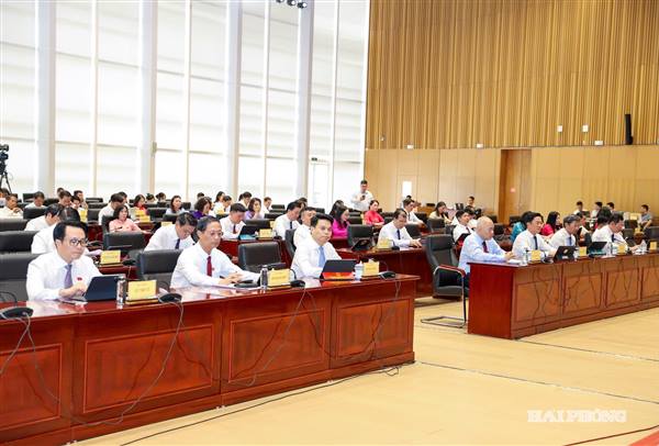 Quyết nghị những vấn đề phục vụ phát triển thành phố và đời sống nhân dân