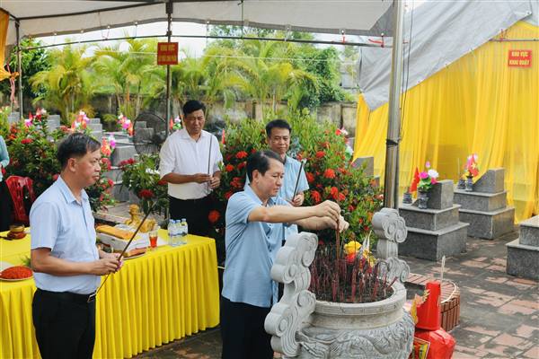 XÃ AN TRƯỜNG TỔ CHỨC LỄ CÚNG, CẦU SIÊU VÀ ĐỘNG THỔ CHUẨN BỊ LẤY MẪU SINH PHẨM ADN CÁC LIỆT SĨ CHƯA XÁC ĐỊNH ĐƯỢC DANH TÍNH