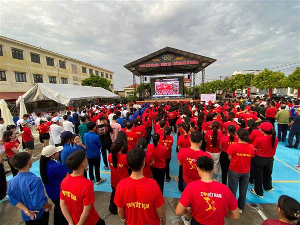 Hơn 1.000 người tham gia Chương trình đi bộ năm 2026 tại xã An Trường