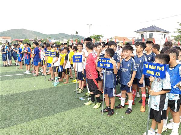 Đội bóng U12 Nội Hợp giành ngôi vô địch Giải Bóng đá U12 phường Bắc An Phụ hè 2025