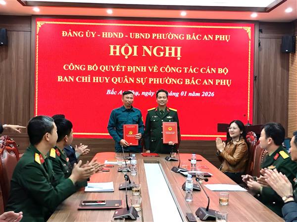 Công bố Quyết định về công tác cán bộ Ban chỉ huy Quân sự phường