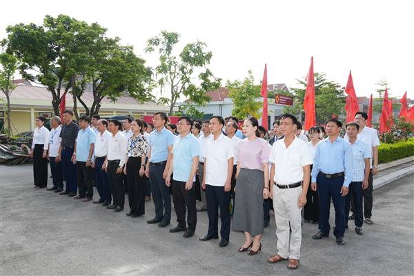 Đảng ủy phường Bắc An Phụ tổ chức chào cờ Tổ quốc và sinh hoạt dưới cờ tháng 6 năm 2026