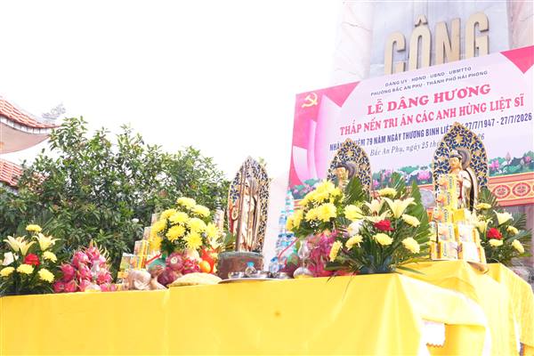 Phường Bắc An Phụ tổ chức trang trọng Lễ cầu siêu, Lễ dâng hương, thắp nến tri ân các Anh hùng liệt sỹ
