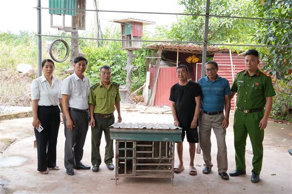 UBND phường Bắc An Phụ bàn giao 01 cá thể Khỉ cho Hạt Kiểm lâm khu vực 3 