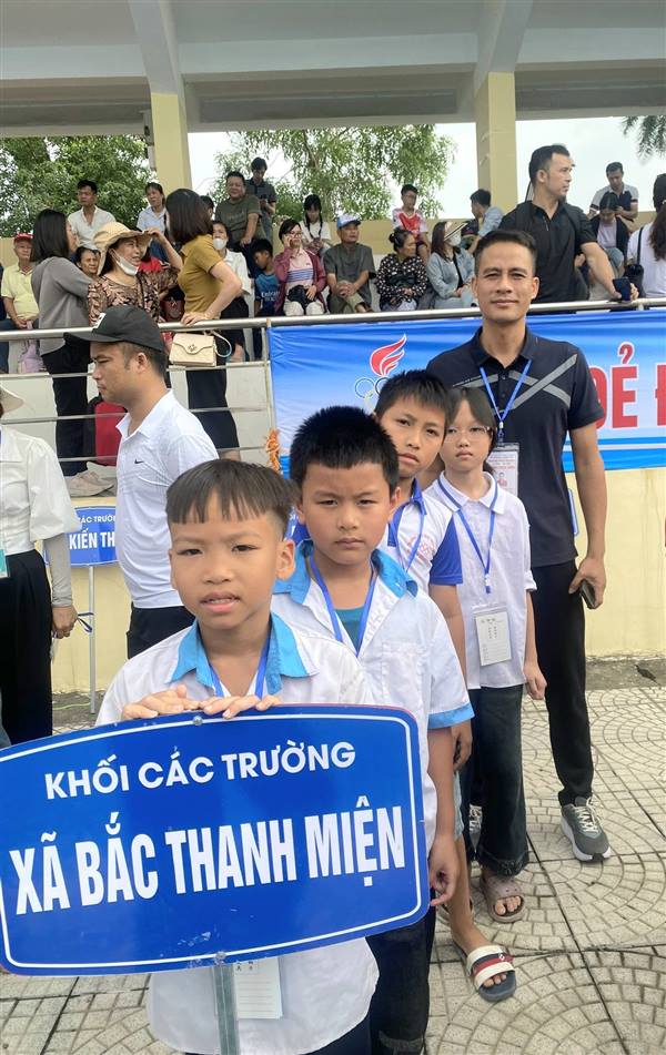 Xã Bắc Thanh Miện tham gia giải bơi học sinh tiểu học và THCS cấp Thành phố năm học 2025-2026
