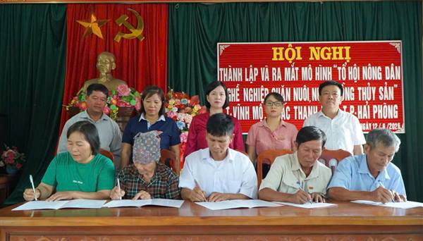 Hội Nông dân xã Bắc Thanh Miện ra mắt tổ hội nông dân nghề nghiệp chăn nuôi, nuôi trồng thuỷ sản thôn Vĩinh Mộ 
