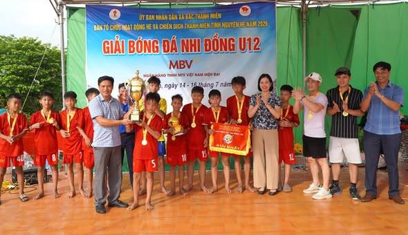 Bế mạc giải bóng đá U12 xã Bắc Thanh Miện hè năm 2026
