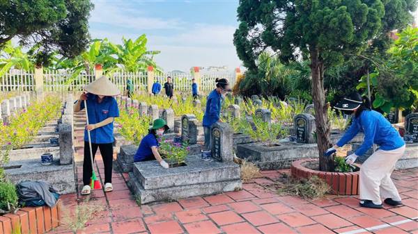 Xã Bắc Thanh Miện chung tay chăm sóc nghĩa trang liệt sĩ hướng tới kỷ niệm 79 năm ngày thương binh - liệt sĩ ( 27/7/1947-27/7/2026)
