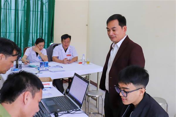 LÃNH ĐẠO PHƯỜNG BẠCH ĐẰNG KIỂM TRA, ĐỘNG VIÊN THANH NIÊN TRONG PHƯỜNG KHÁM NGHĨA VỤ QUÂN SỰ VÀ CAND NĂM 2026