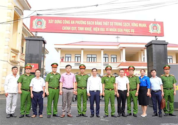 Công an phường Bạch Đằng kỷ luật, tận tụy, mưu trí, dũng cảm trên mặt trận bảo đảm trật tự an toàn xã hội