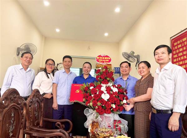 LÃNH ĐẠO ĐẢNG ỦY PHƯỜNG CHÚC MỪNG ĐOÀN THANH NIÊN NHÂN KỶ NIỆM 95 NĂM NGÀY THÀNH LẬP ĐOÀN (26/3/1931-26/3/2026)