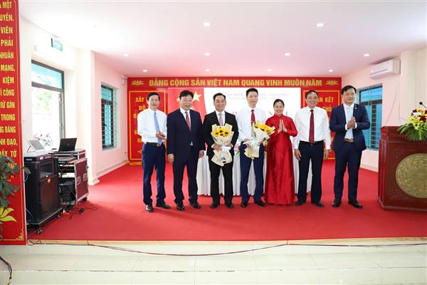 Thông báo giới thiệu chức danh và chữ ký của Chủ tịch, Phó Chủ tịch, Trưởng, Phó ban các Ban HĐND phường Bạch Đằng khóa II, nhiệm kỳ 2026-2031
