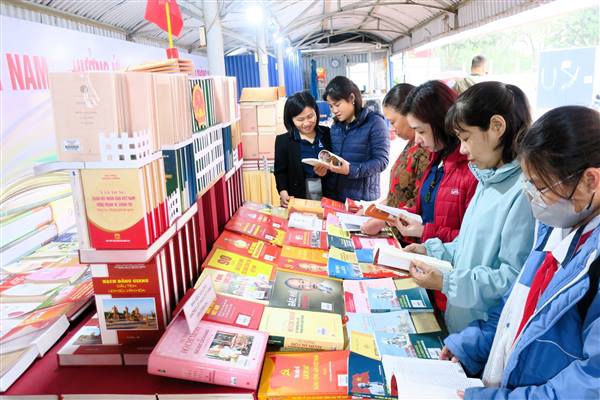 Kế hoạch tổ chức Ngày Sách và Văn hóa đọc Việt Nam trong các cơ quan, đơn vị chuyên môn và các trường học trên địa bàn phường Bạch Đằng năm 2026