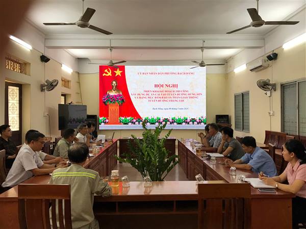 Hội nghị triển khai thi công Dự án cải tạo tuyến đường Hùng Sơn (từ ngã 3 mỏ sét TDP Quyết Tâm đến nhà ông Ngàn thuộc TDP Quyết Hùng) và hạng mục đảm bảo an toàn giao thông tuyến đường Thắng Lợi (từ ngã 3 xóm Thổ đến Công ty Xi măng Hải Phòng)