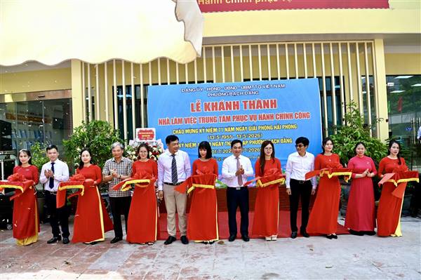 PHƯỜNG BẠCH ĐẰNG KHỞI CÔNG, KHÁNH THÀNH CÁC CÔNG TRÌNH HẠ TẦNG CHÀO MỪNG CÁC NGÀY LỄ LỚN VÀ KỶ NIỆM MỘT NĂM THÀNH LẬP PHƯỜNG