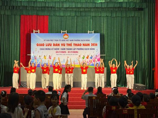 HỘI LHPN PHƯỜNG BẠCH ĐẰNG TỔ CHỨC GIAO LƯU DÂN VŨ CHÀO MỪNG 01 NĂM THÀNH LẬP PHƯỜNG